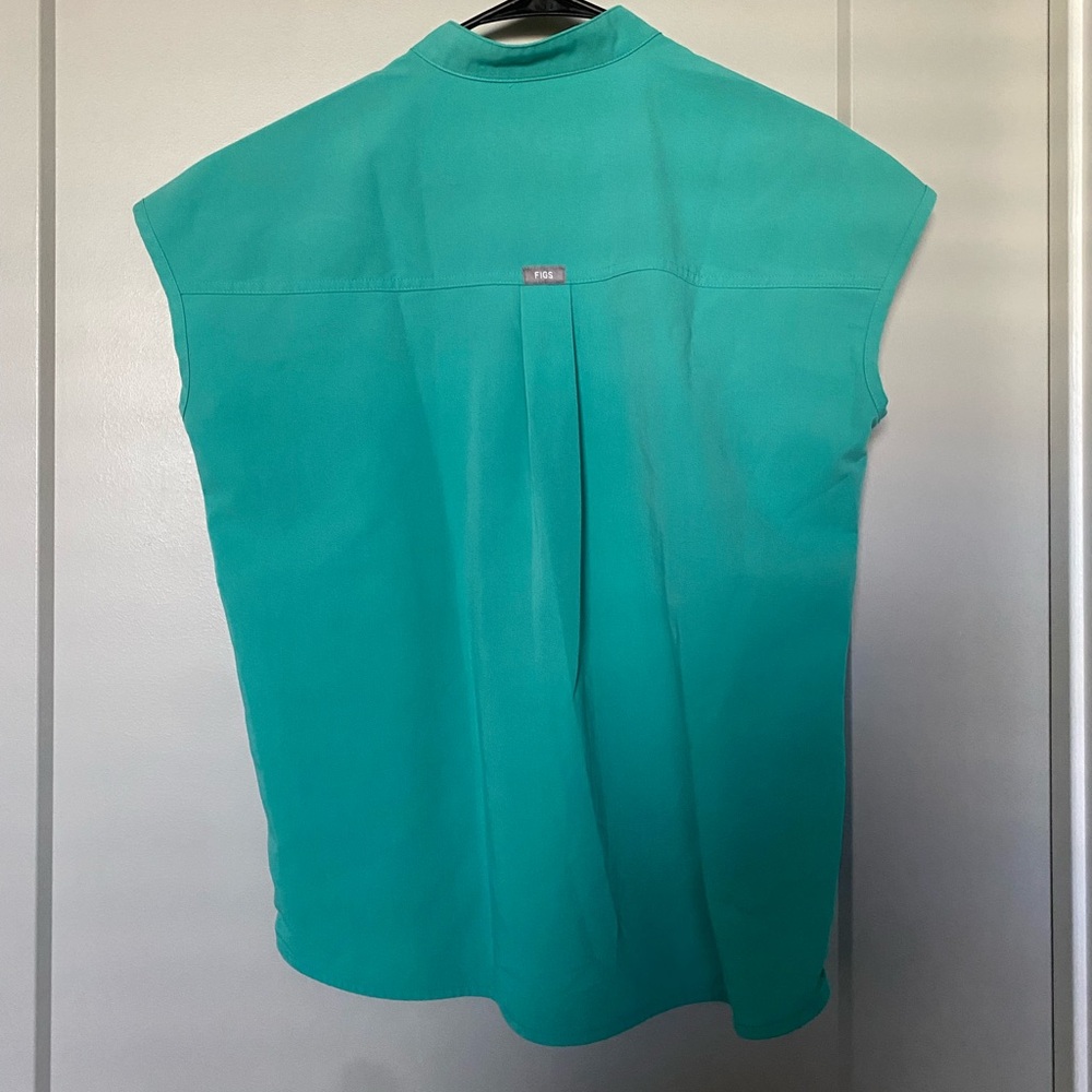 FIGS Women's Mint Green Short-Sleeve Scrub Top - Picture 6 of 6